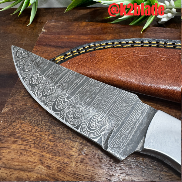 IvoryCurve Hunter - Damascus Steel Knife