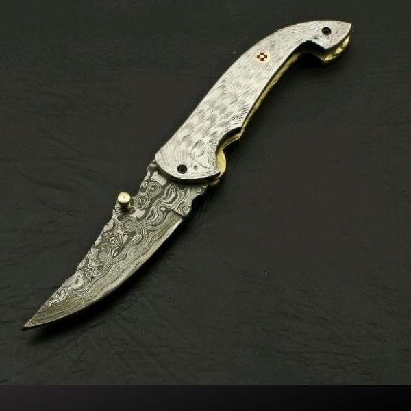 Pale handle folding knife