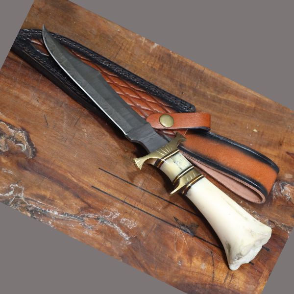 Pale handle bowie