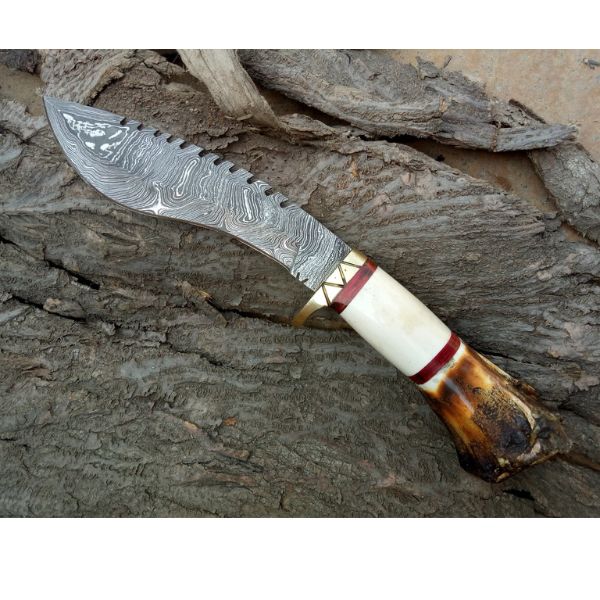 Two tone handle hunter